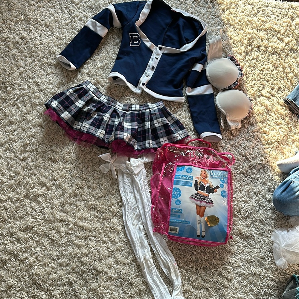Women’s schoolgirl costume